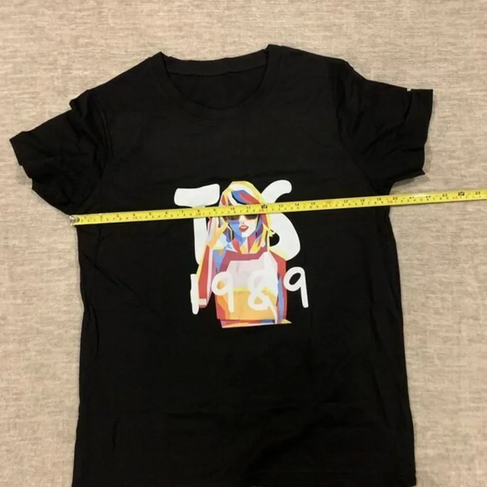 Cartoon Taylor Swift 1989 Heavy Cotton™ Tee‎